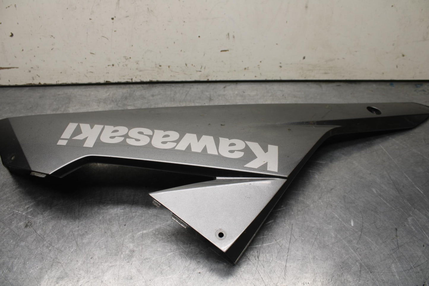 15-16 KAWASAKI EX300 RIGHT LOWER BOTTOM BELLY FAIRING COWL BB635