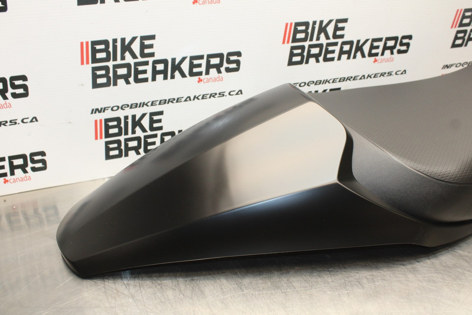 23-24 KAWASAKI NINJA ZX14R NEW!! FRONT REAR SEAT SADDLE BB764