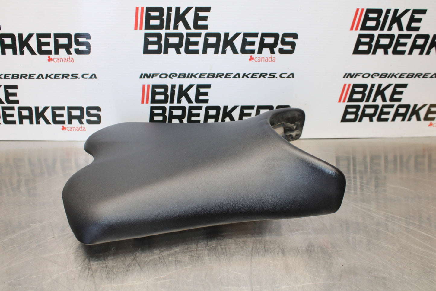 09-15 YAMAHA FZ6R FRONT DRIVERS SEAT PAD SADDLE PILLION BB161