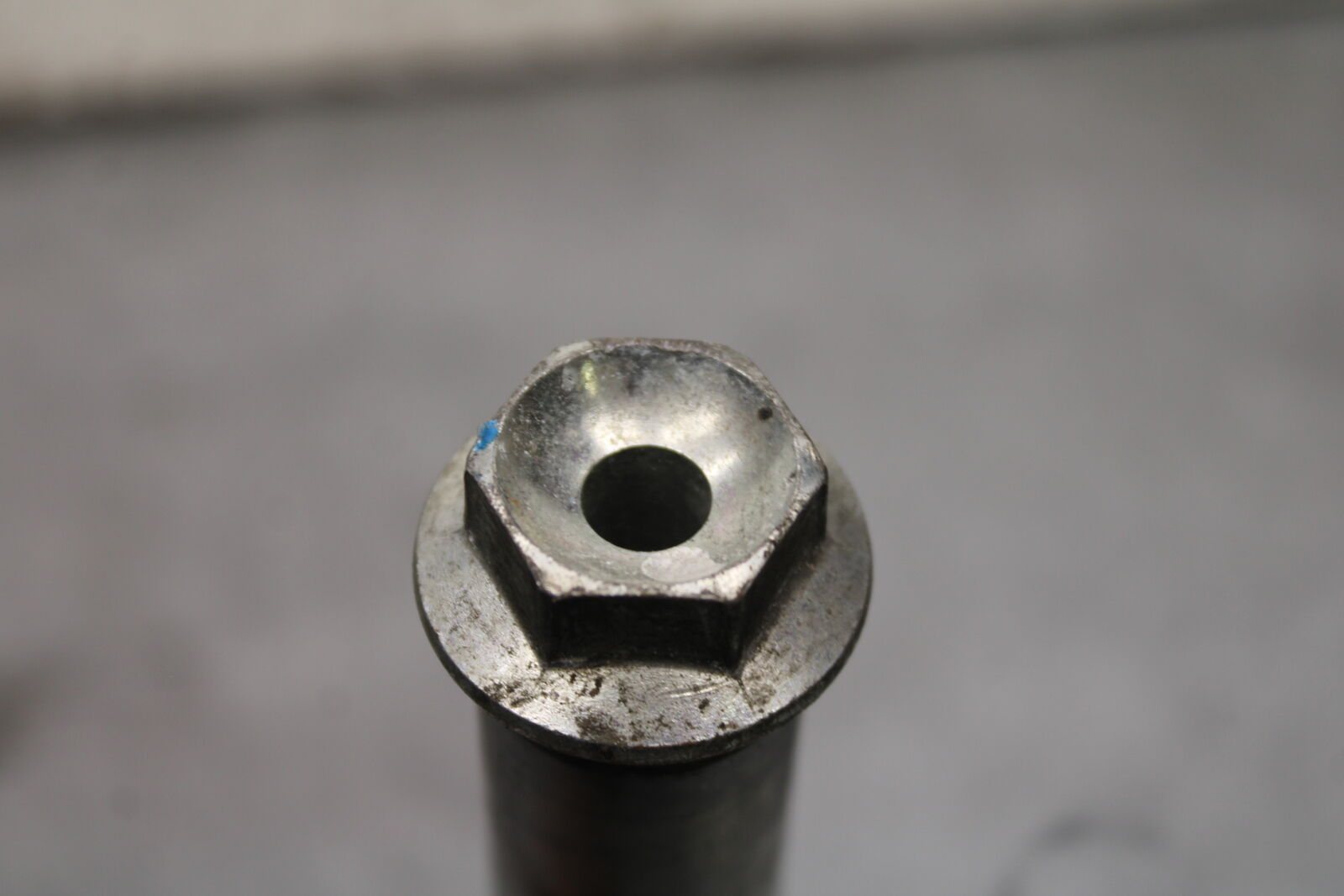 08-09 SUZUKI GSXR600 FRONT WHEEL RIM AXLE PIVOT BOLT BB728
