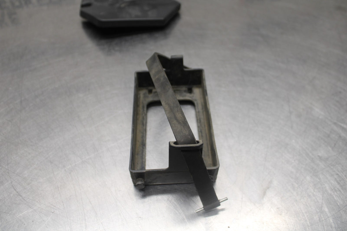 08 KAWASAKI NINJA ZX10R BATTERY TRAY PLASTIC / COVER BB932