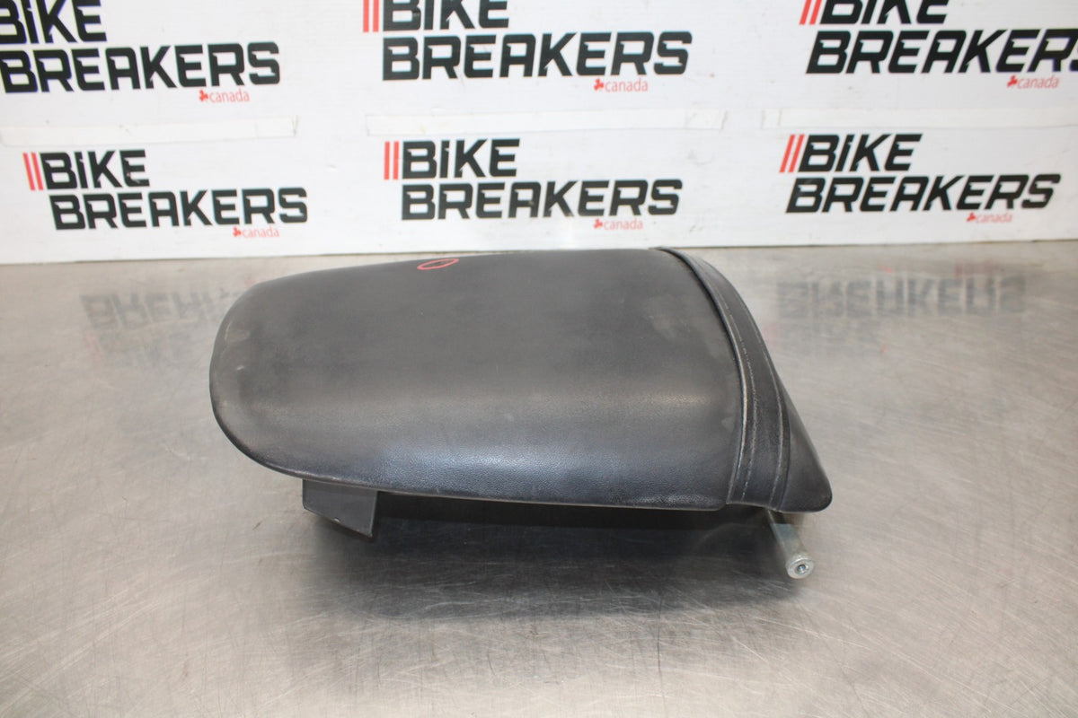 00-01 HONDA CBR929RR REAR BACK PASSENGER TANDEM SEAT PAD SADDLE PILLION BB925
