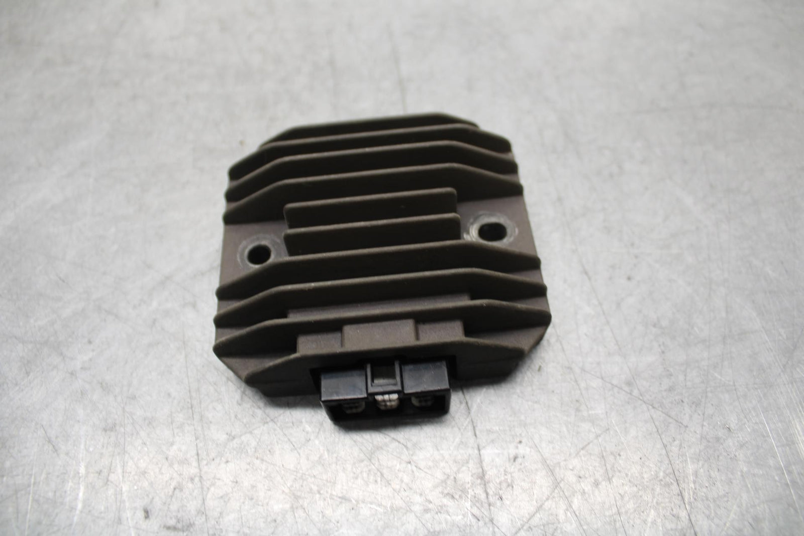 2001 Kawasaki Ninja ZX6 ZX600E RECTIFIER VOLTAGE REGULATOR BB547