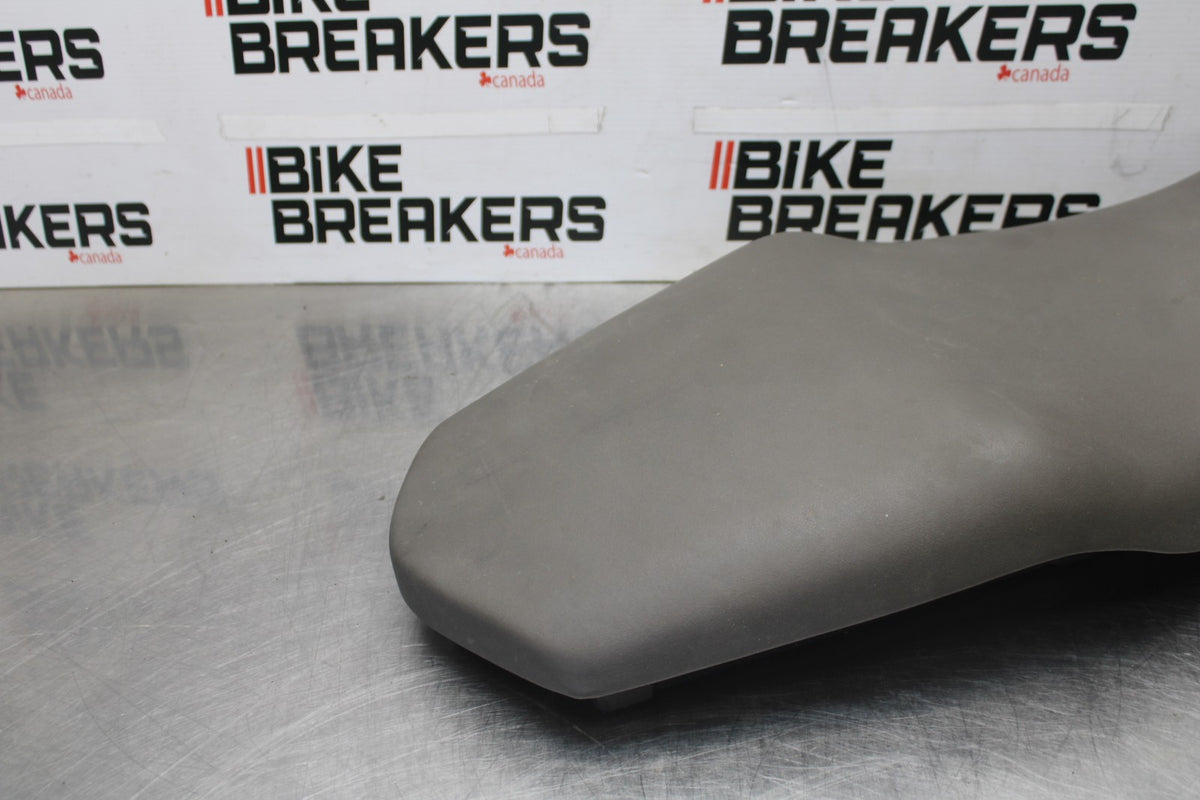 05 DUCATI SUPERSPORT 800 FRONT REAR SEAT SADDLE BB913