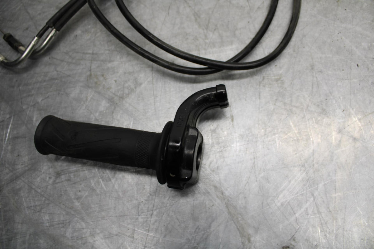17-19 YAMAHA FZ09 THROTTLE CABLE LINE HOUSING GUIDE BB480