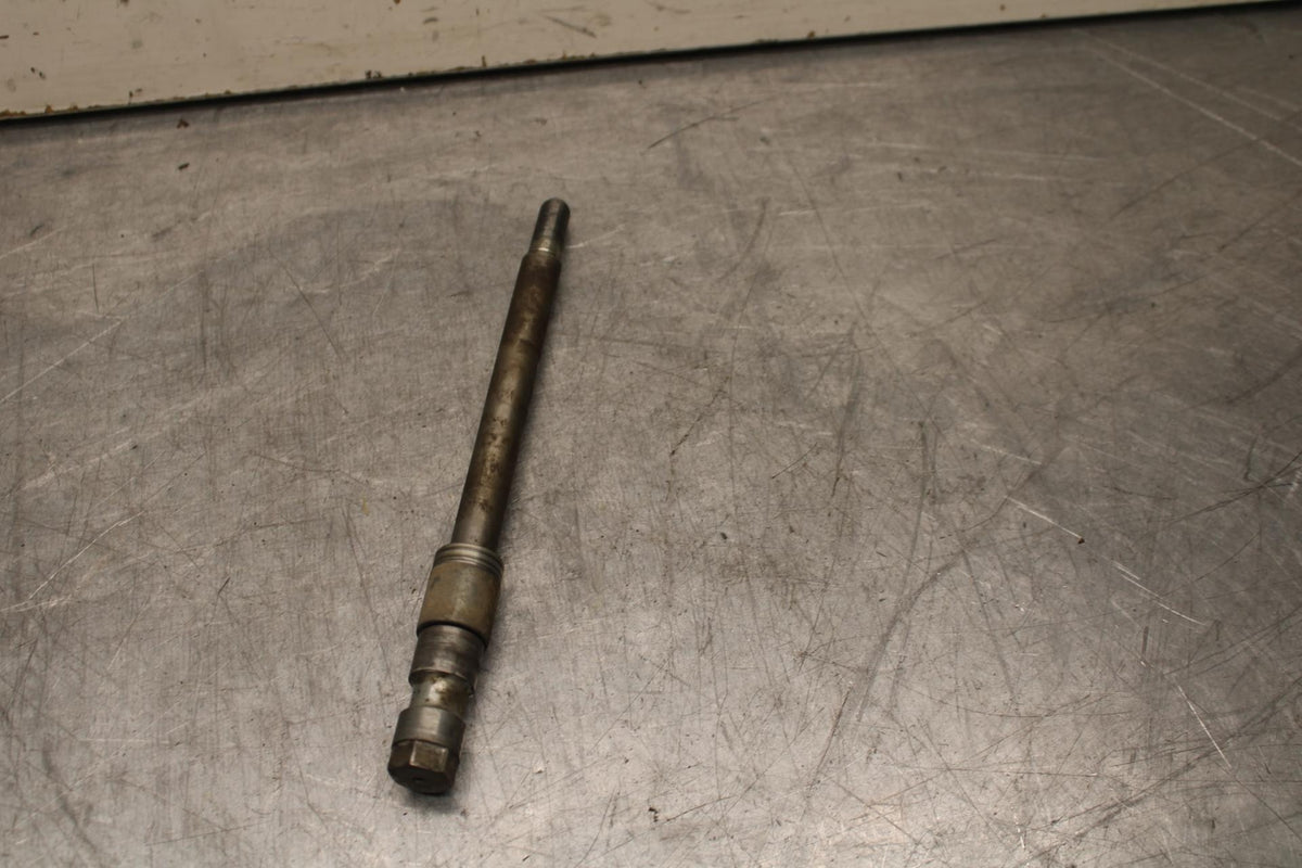 1983 Honda V45 Magna VF750C FRONT WHEEL RIM AXLE PIVOT BOLT 44301-461-770 BB91