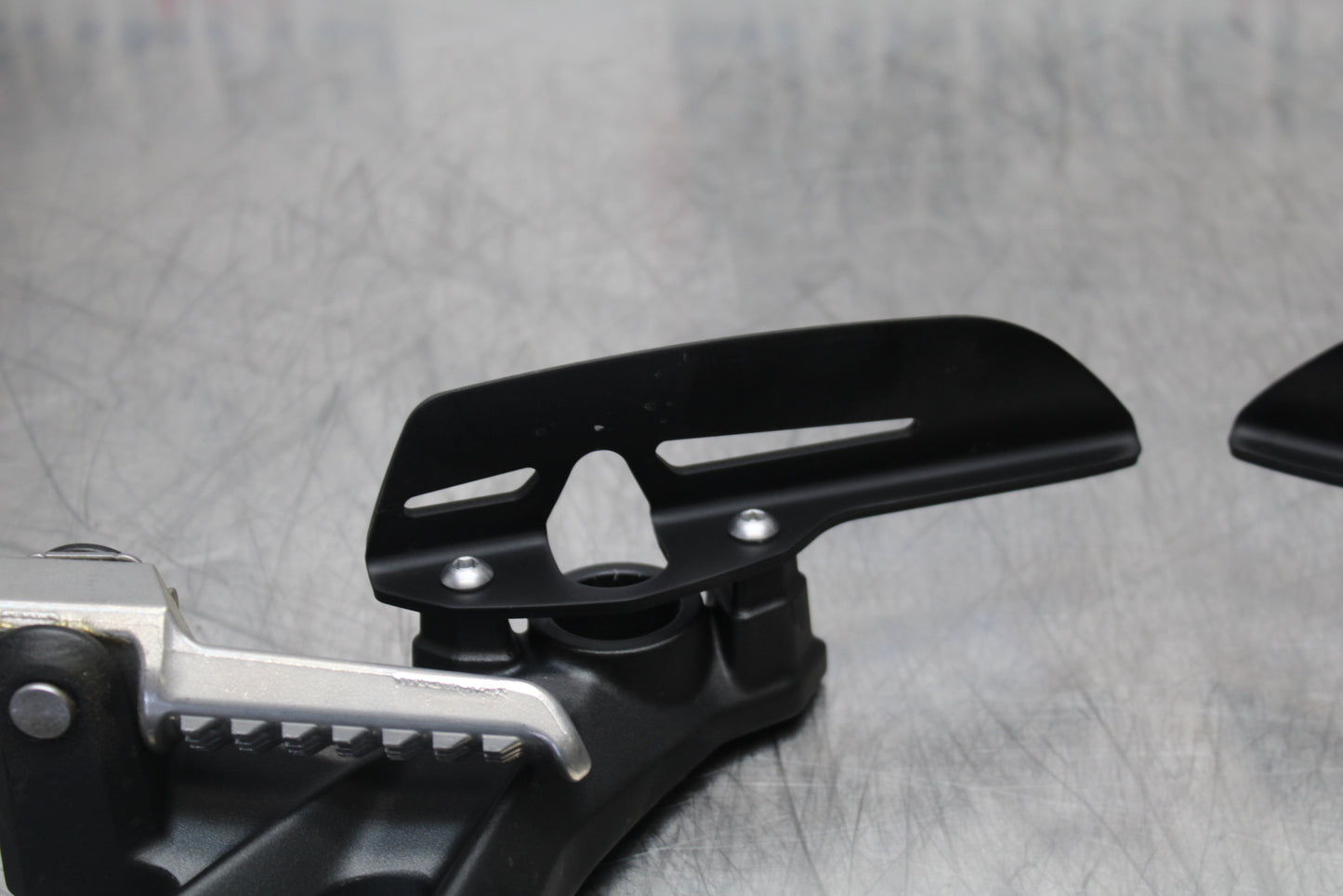 23-24 KAWASAKI NINJA ZX14R REAR BACK PASSENGER PEG SET PAIR BB153