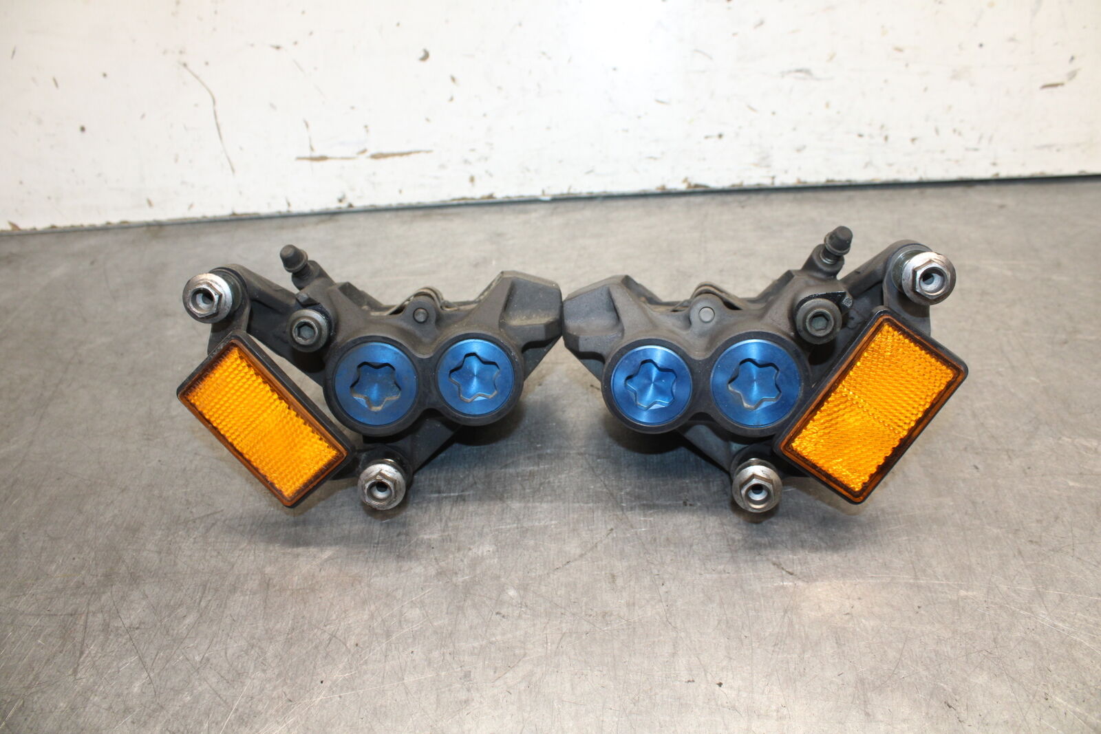 08-09 YAMAHA YZF R6S RIGHT LEFT FRONT BRAKE CALIPER SET PAIR CALIPERS  BB690