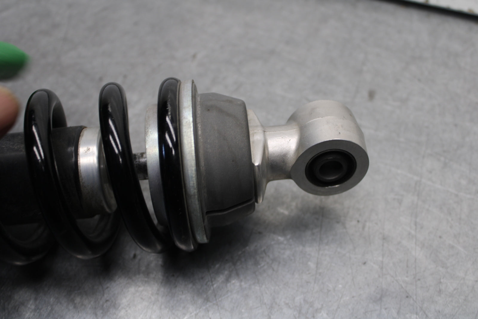 16 KAWASAKI NINJA ZX10R REAR BACK SHOCK ABSORBER SUSPENSION 45014-0515-52J BB650