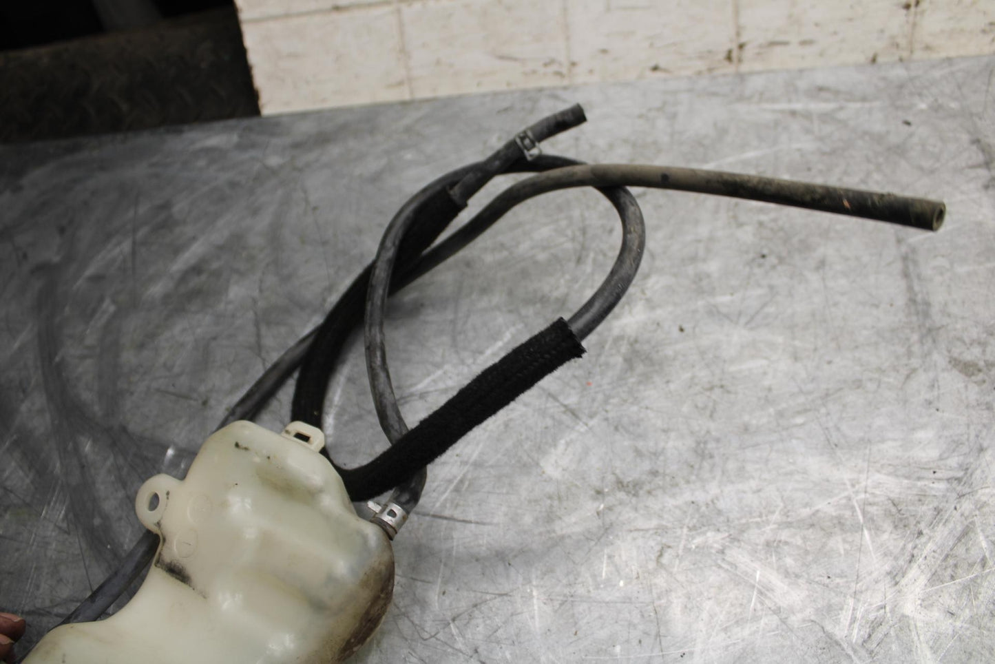 2007 Suzuki GSXR1000 COOLANT WATER TANK RESERVOIR BOTTLE 17910-21H00 BB44
