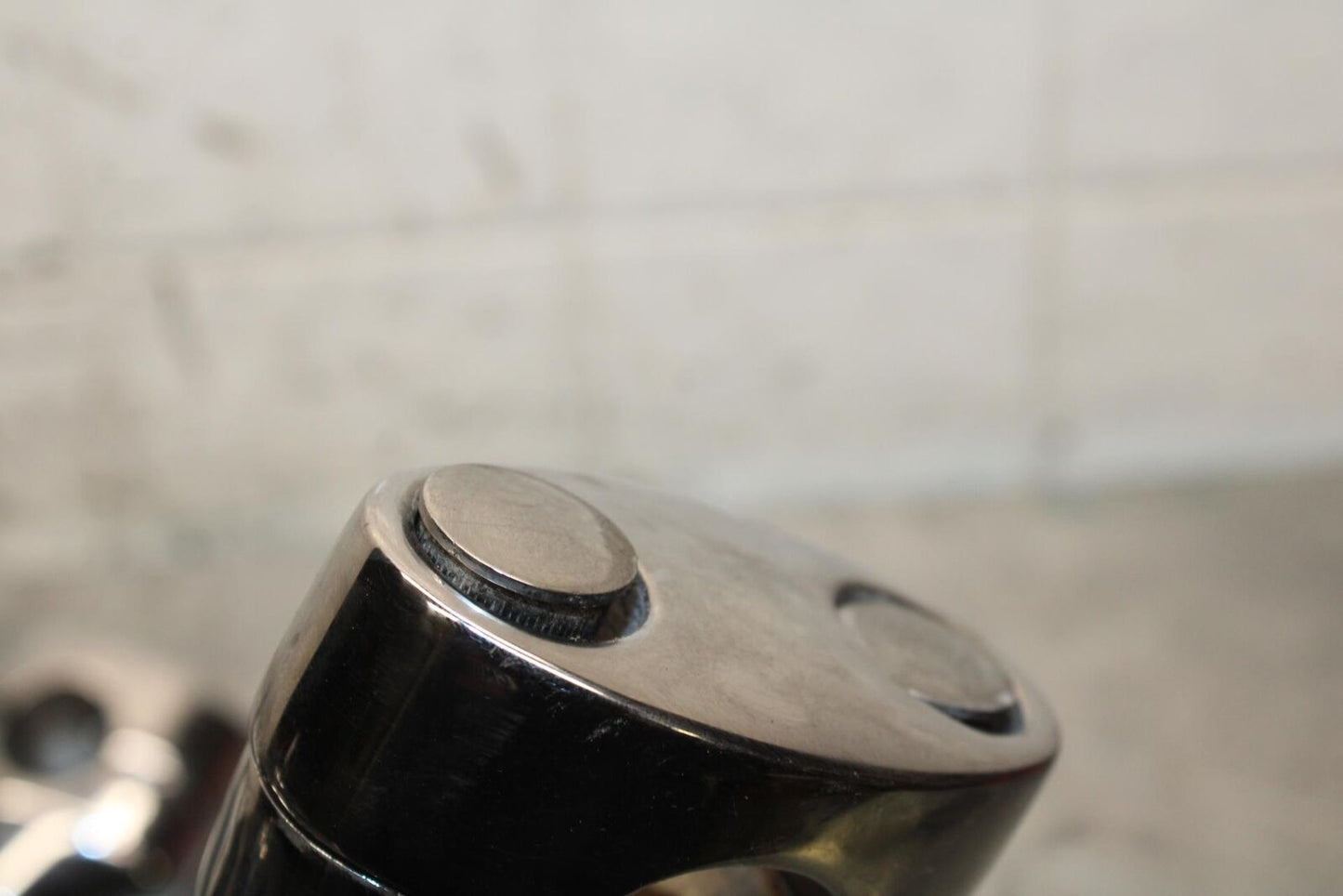 2005 Kawasaki Vulcan 1600 VN1600D Nomad HANDLEBAR RISERS BB556