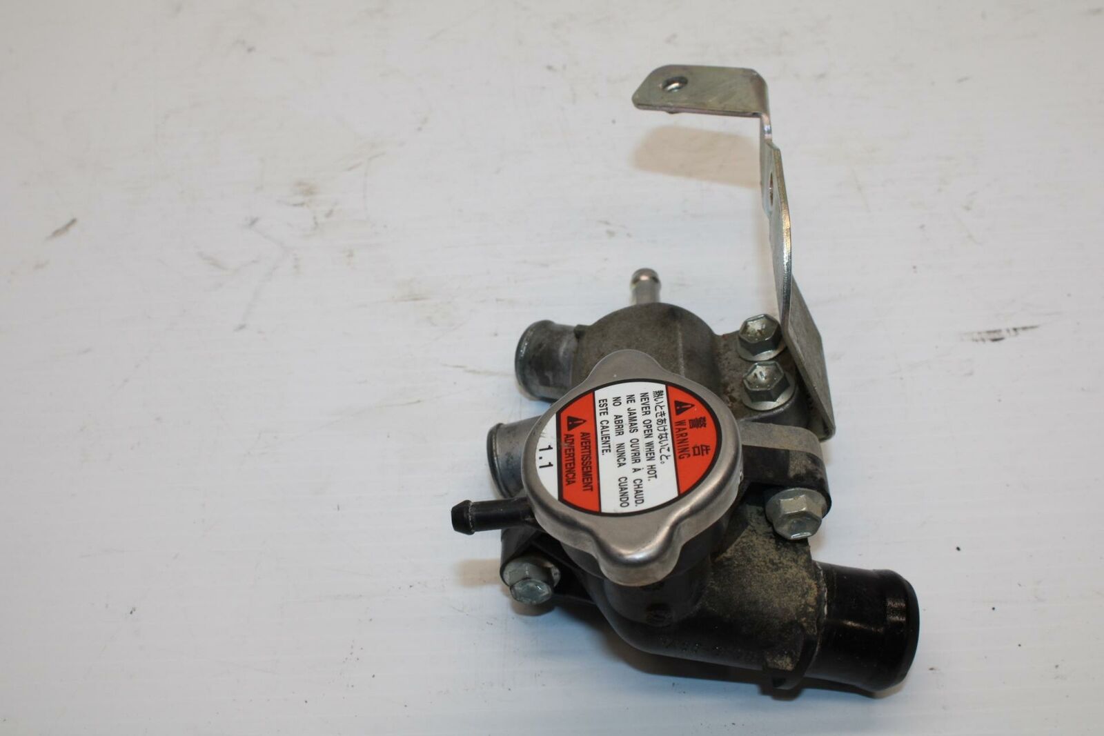 13-16 SUZUKI BANDIT 1250S ABS THERMOSTAT HOUSING BB238