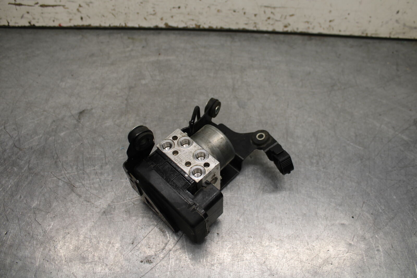 13-17 KAWASAKI NINJA ZX6R ZX636E ABS PUMP UNIT MODULE BB735