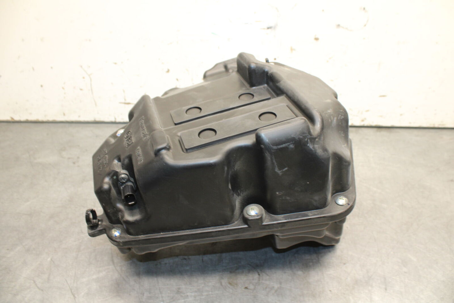 18-24 KAWASAKI NINJA 650 AIRBOX AIR INTAKE FILTER BOX BB725