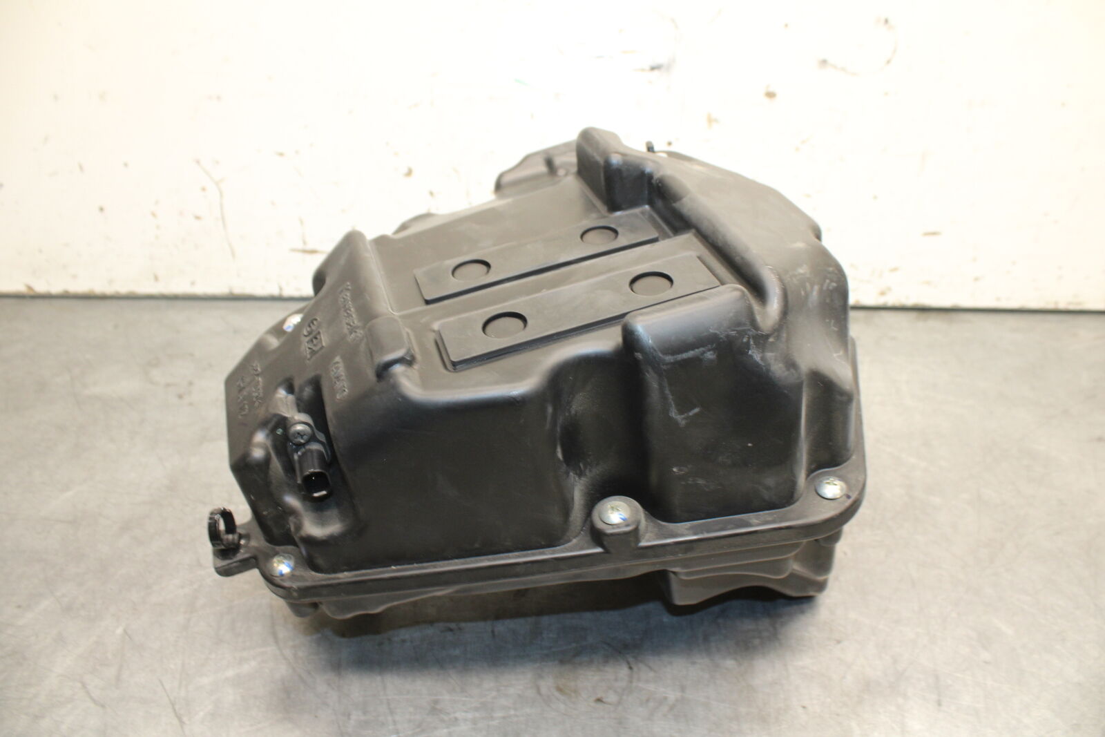 18-24 KAWASAKI NINJA 650 AIRBOX AIR INTAKE FILTER BOX BB725