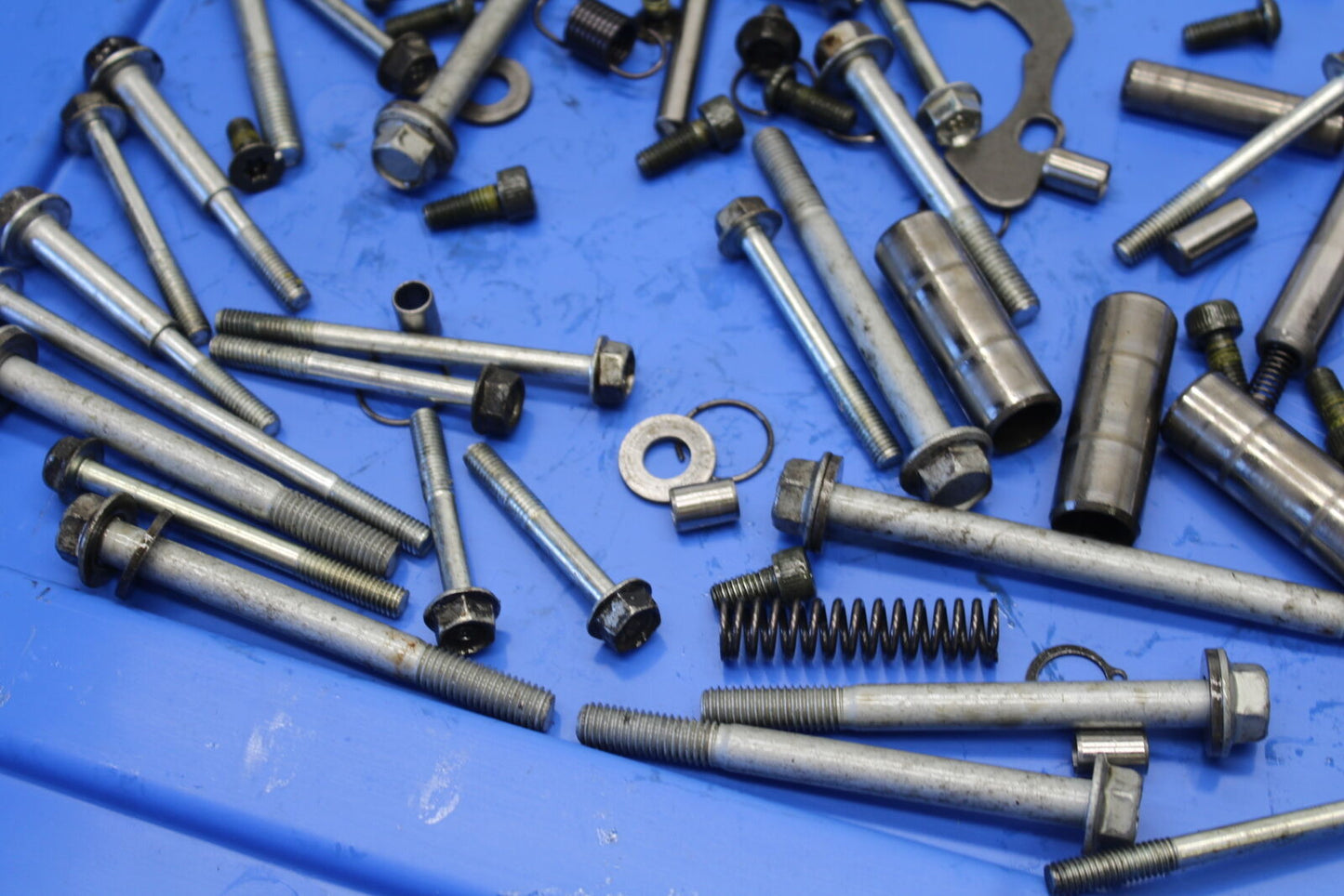 08-09 YAMAHA YZF R6S ENGINE MOUNTING BOLTS HARDWARE MOTOR SCREWS  BB690