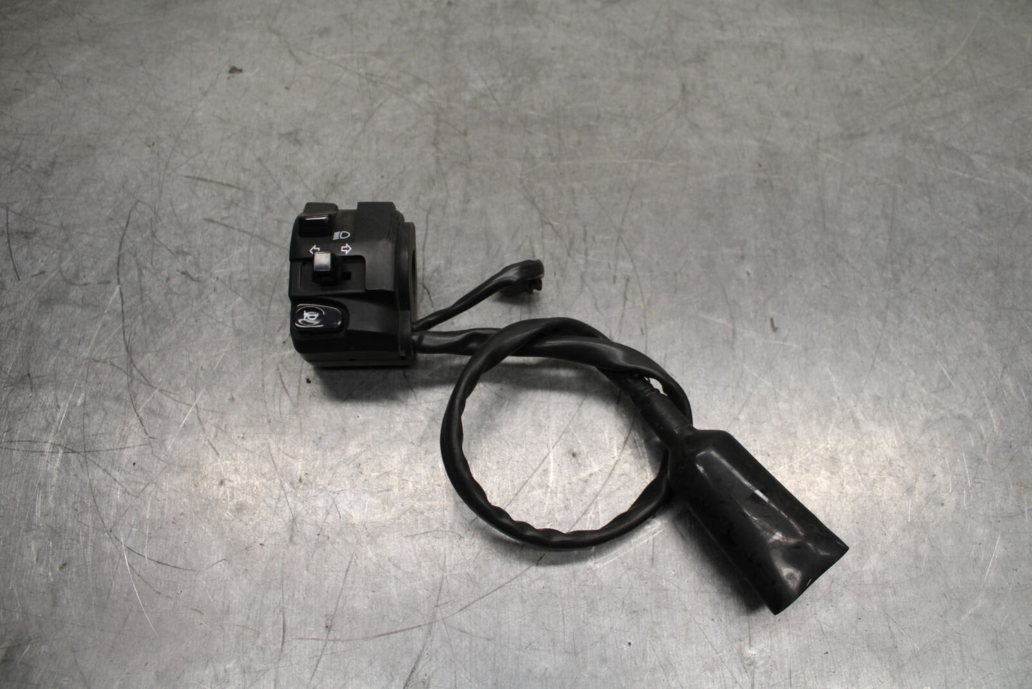 19-22 KAWASAKI Z400 LEFT CLIP ON HANDLE HORN SIGNALS SWITCH SWITCHES BB738