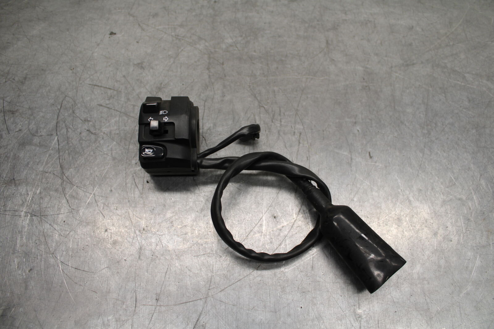 19-22 KAWASAKI Z400 LEFT CLIP ON HANDLE HORN SIGNALS SWITCH SWITCHES BB738