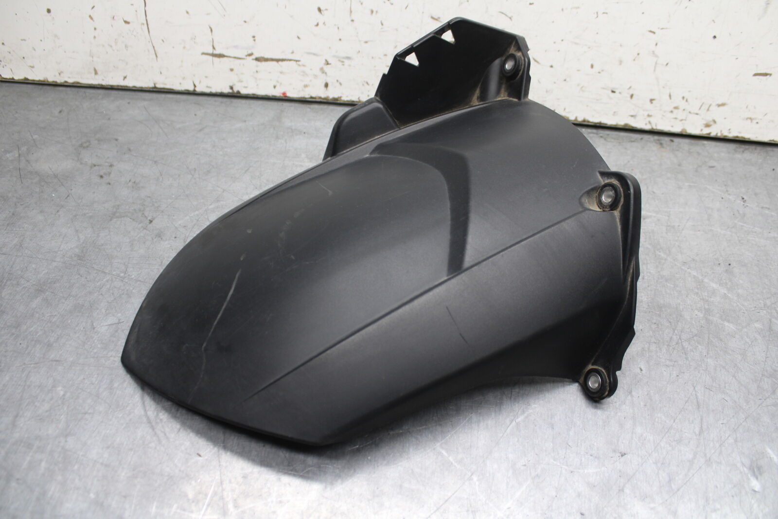 07-08 YAMAHA YZF R1 REAR BACK WHEEL TIRE HUGGER FENDER BB724