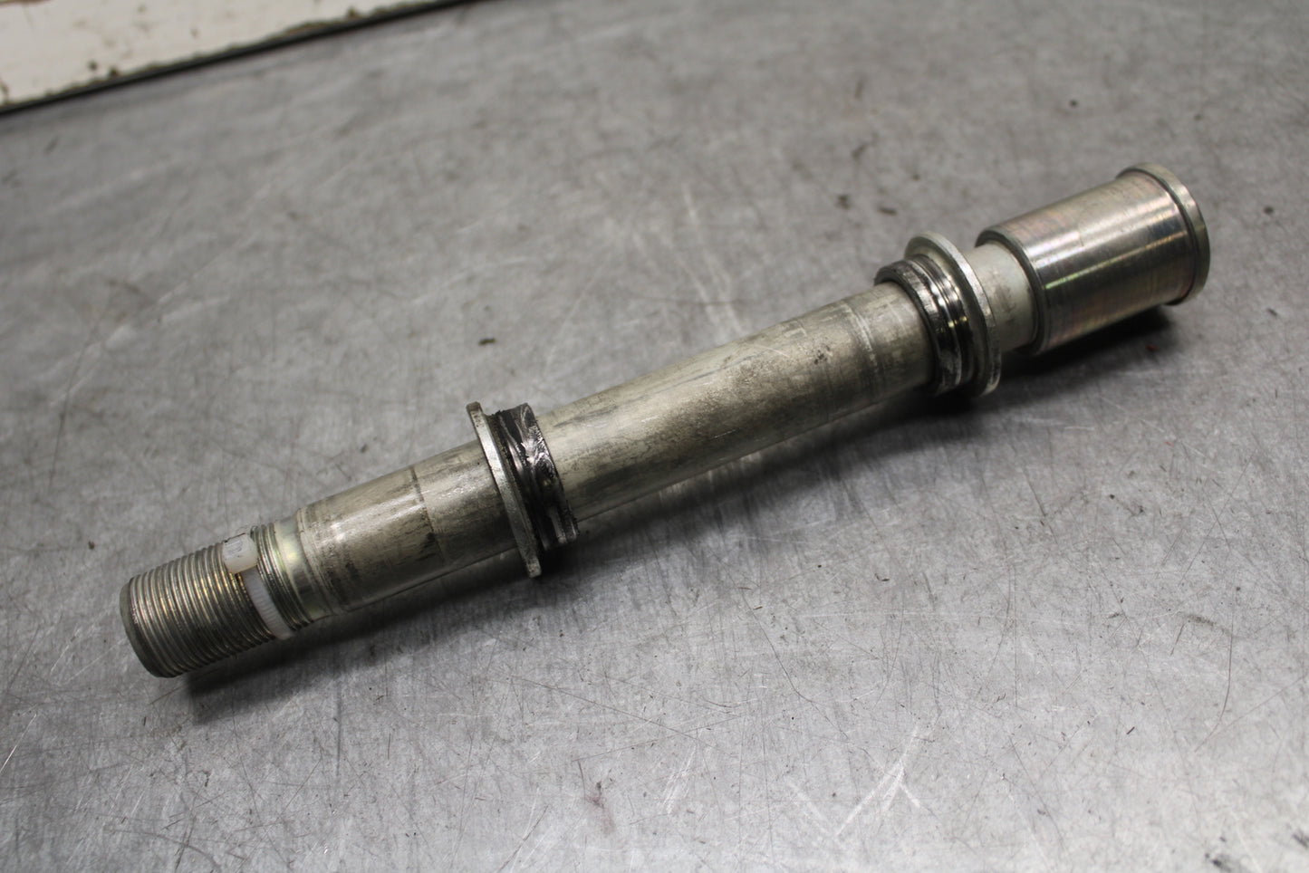 13-18 KAWASAKI NINJA ZX6R FRONT WHEEL RIM AXLE PIVOT BOLT 41068-0595 BB666