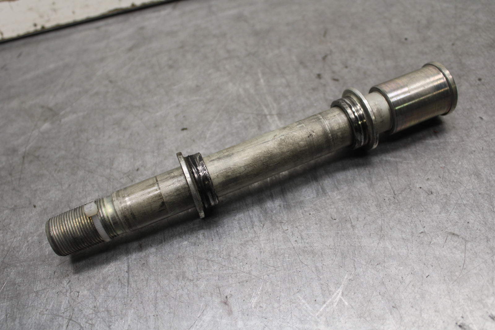 13-18 KAWASAKI NINJA ZX6R FRONT WHEEL RIM AXLE PIVOT BOLT 41068-0595 BB666