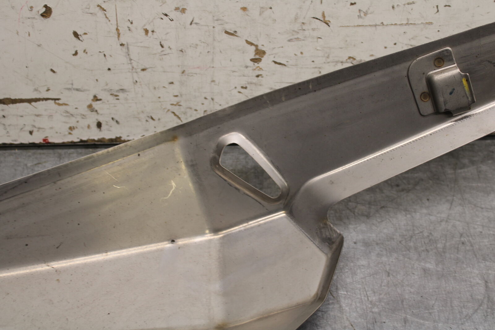 19-22 KAWASAKI Z400 REAR BACK MUFFLER EXHAUST PIPE COVER HEAT SHIELD GUARD BB738