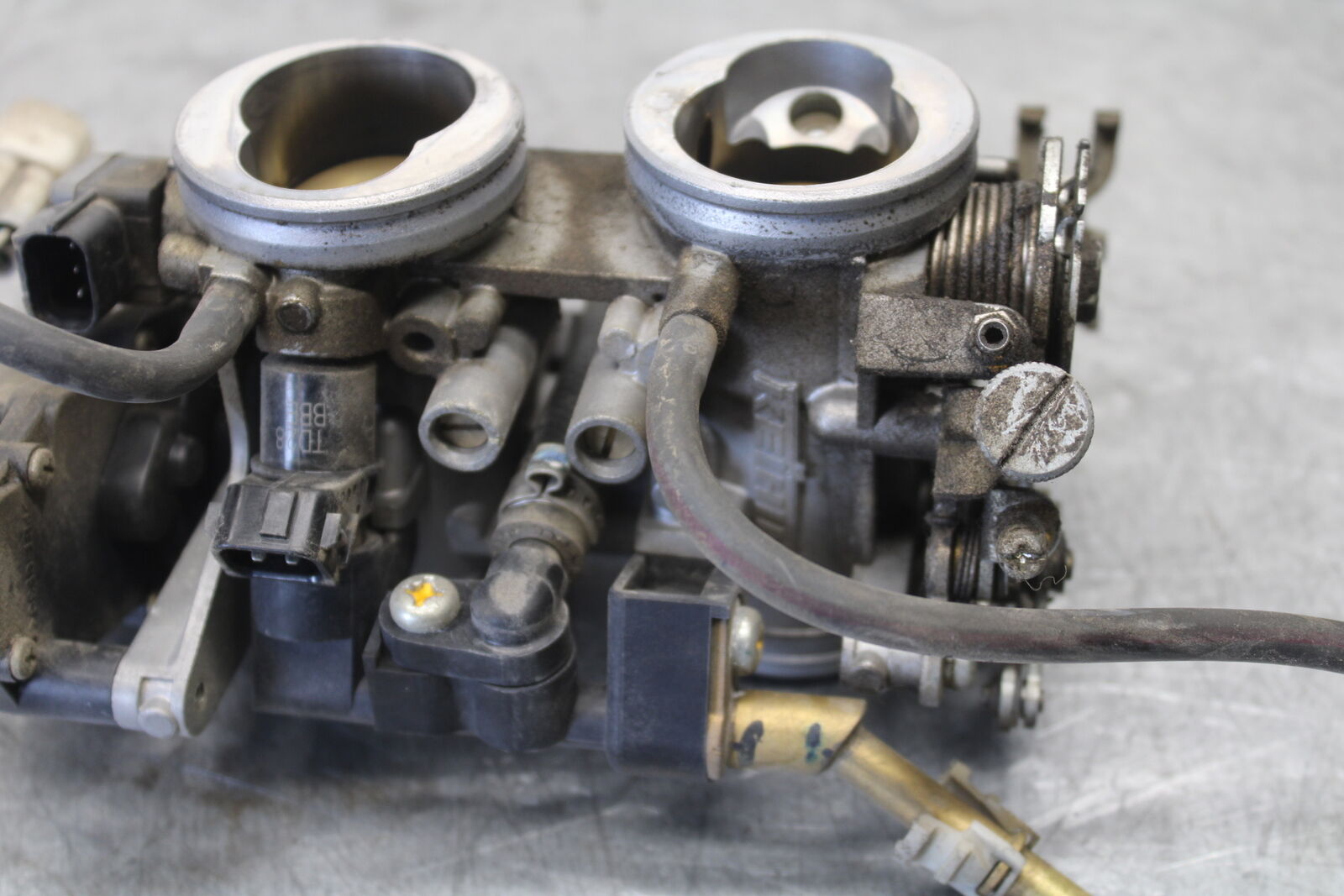 05-09 SUZUKI BOULEVARD C90 THROTTLE BODY BODIES BB692