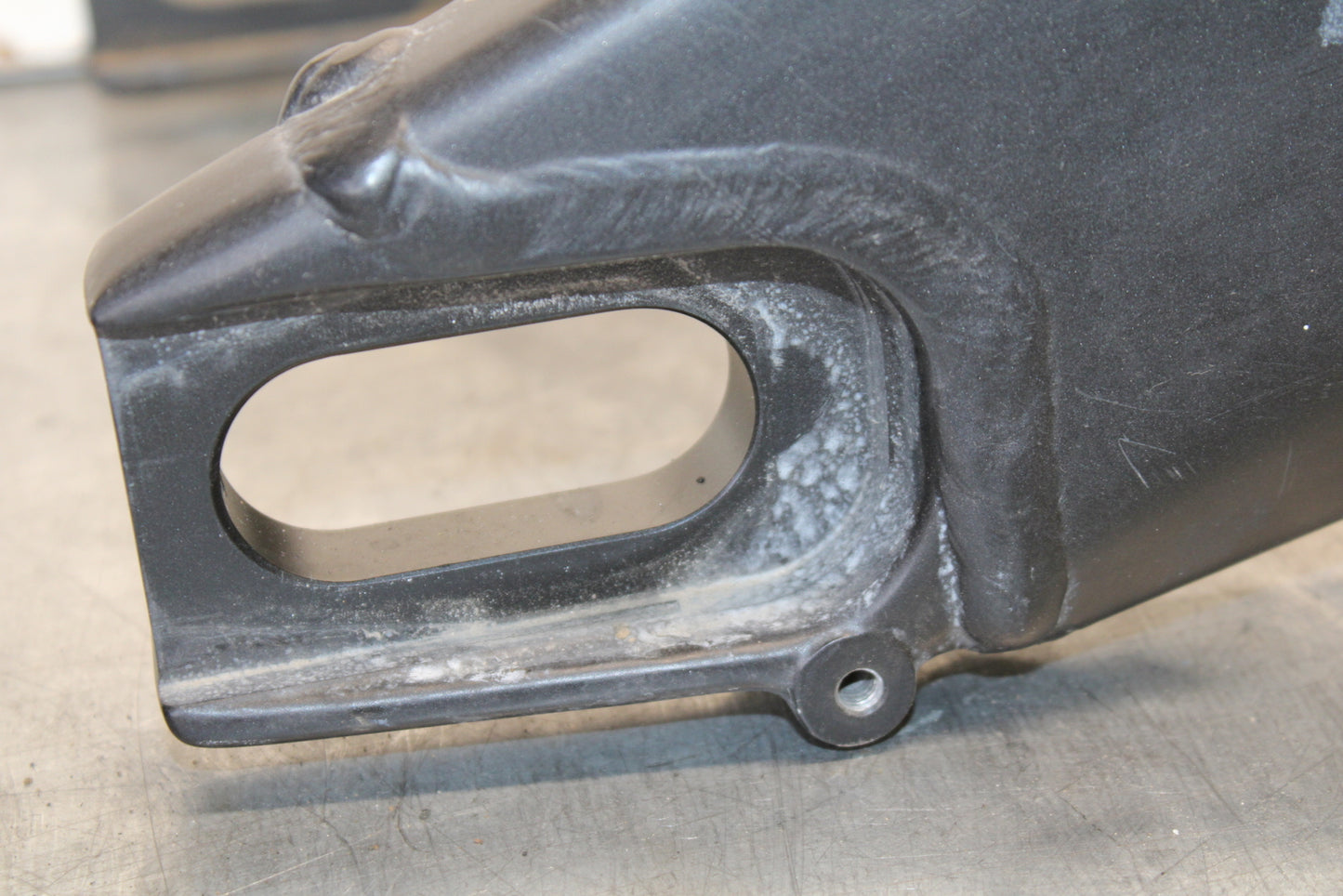 08-16 YAMAHA YZF R6 REAR SWINGARM BACK SWING ARM 13S-22110-00-00 BB665