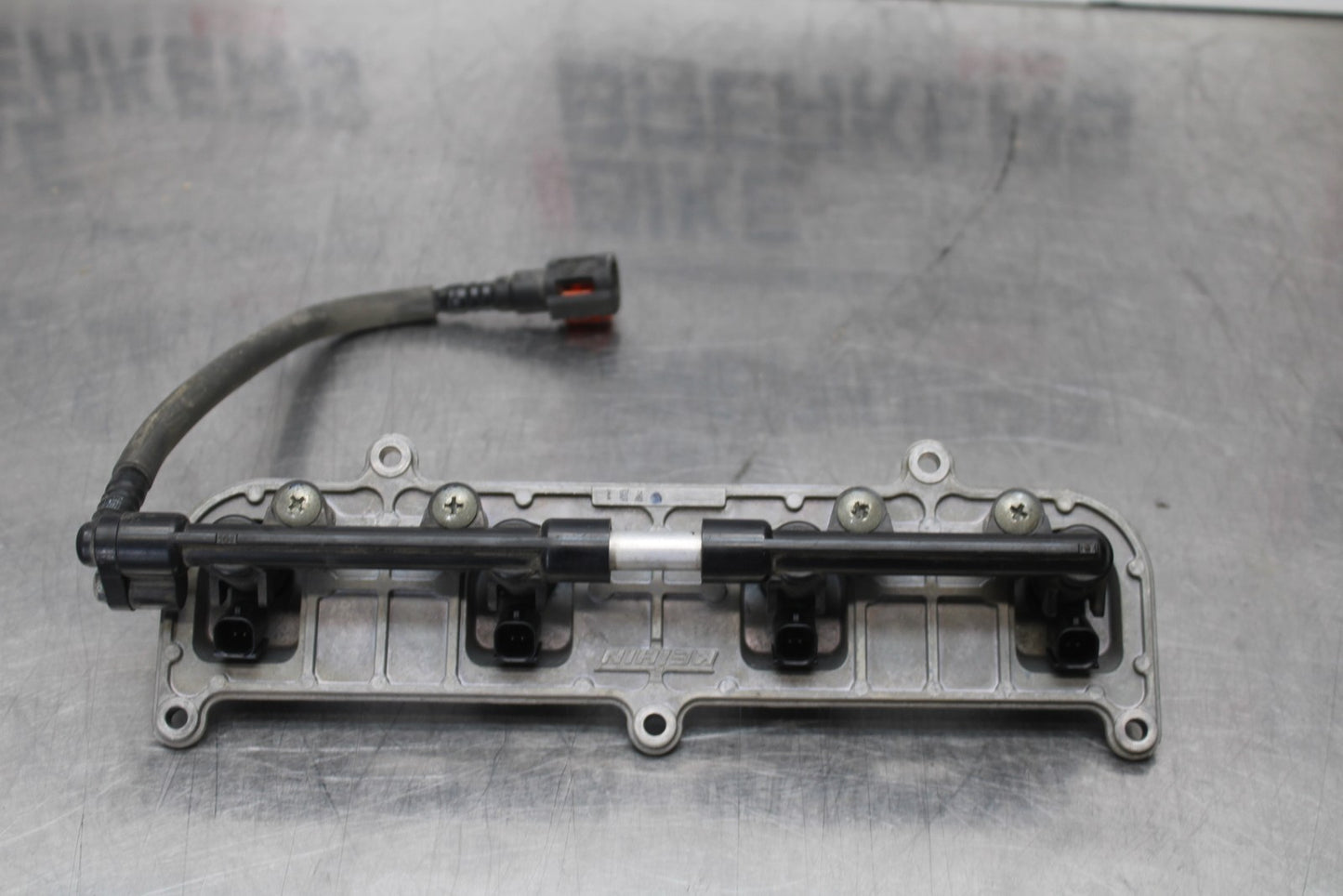 07-08 KAWASAKI NINJA ZX6R SECONDARY FUEL INJECTORS TOP AIRBOX GAS RAIL BB203