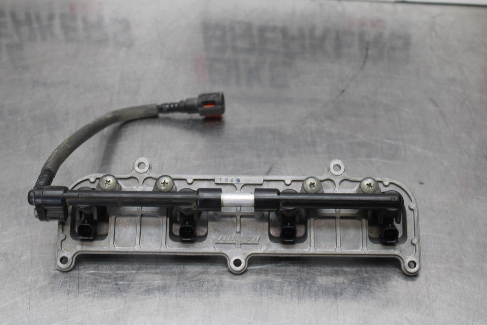 07-08 KAWASAKI NINJA ZX6R SECONDARY FUEL INJECTORS TOP AIRBOX GAS RAIL BB203