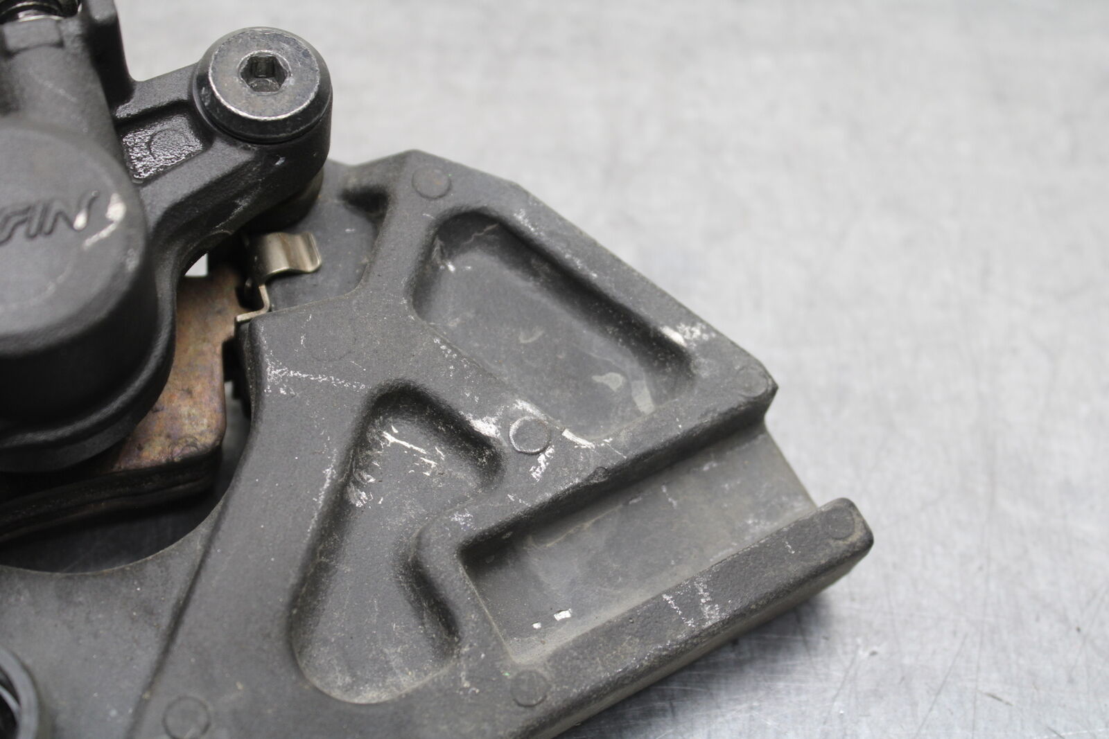 13-17 KAWASAKI NINJA ZX6R ZX636E REAR BACK BRAKE CALIPER W MOUNT BRACKET BB735