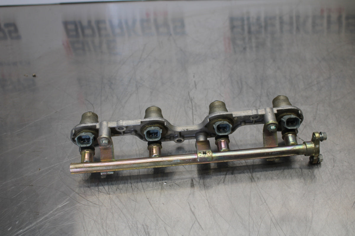 05-06 HONDA CBR600RR SECONDARY FUEL INJECTORS TOP AIRBOX GAS RAIL BB149