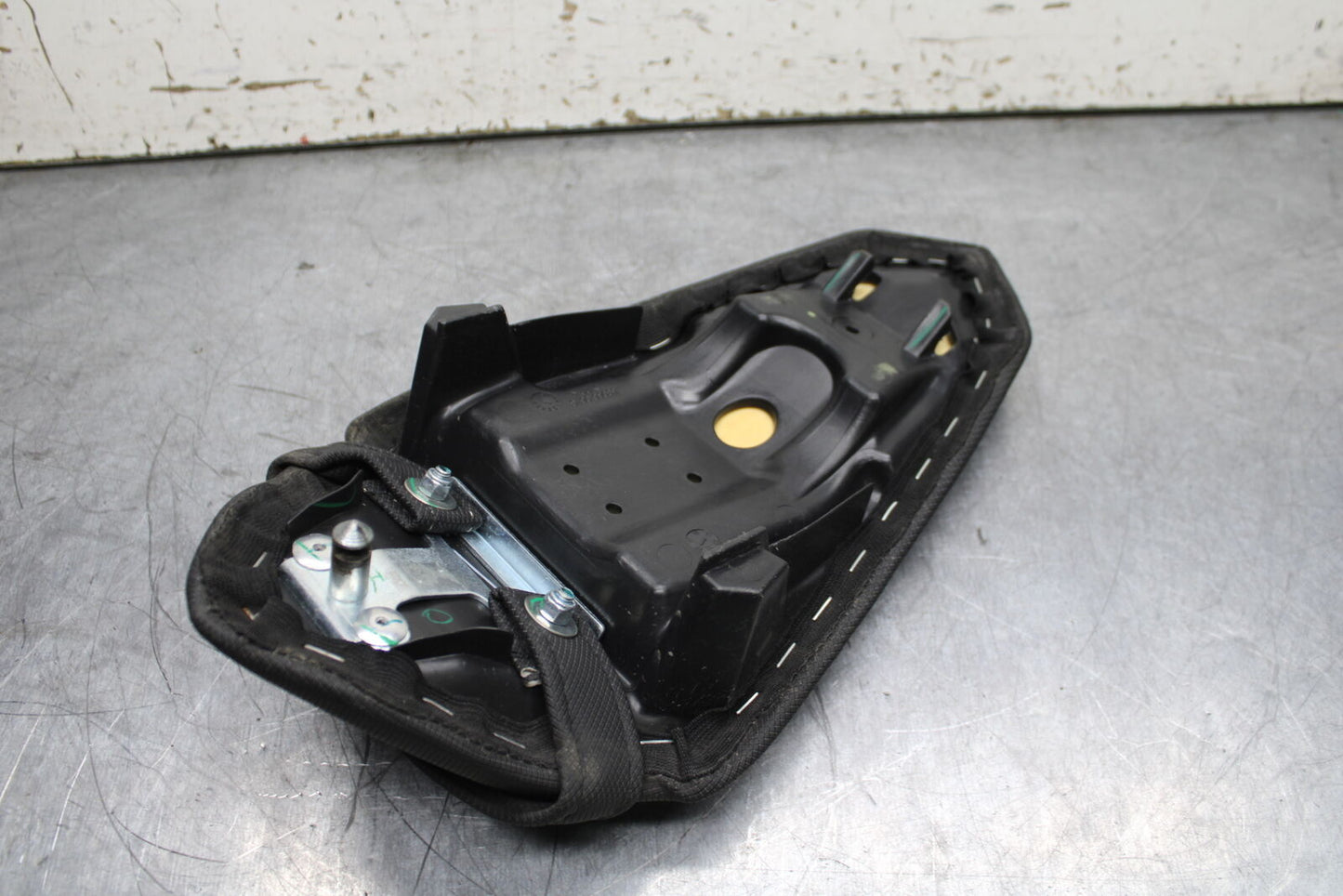 19-22 KAWASAKI Z400 REAR BACK PASSENGER TANDEM SEAT PAD SADDLE PILLION BB738