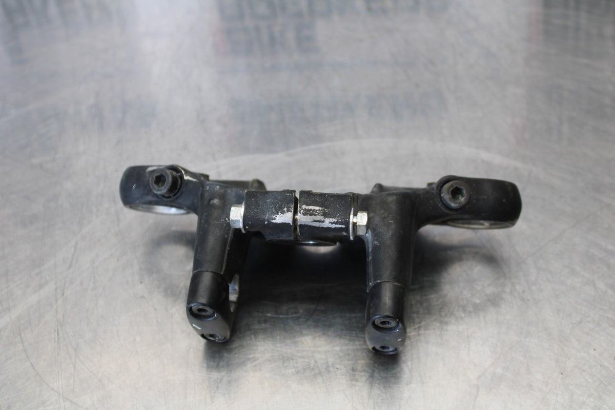 76-77 HONDA GOLDWING 1000 FORKS UPPER TRIPLE TREE CLAMP BB171