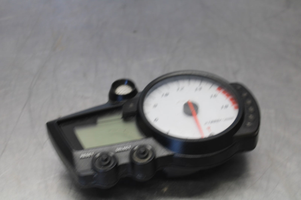 05 YAMAHA YZF R6 SPEEDO GAUGES DISPLAY CLUSTER SPEEDOMETER TACHOMETER BB894