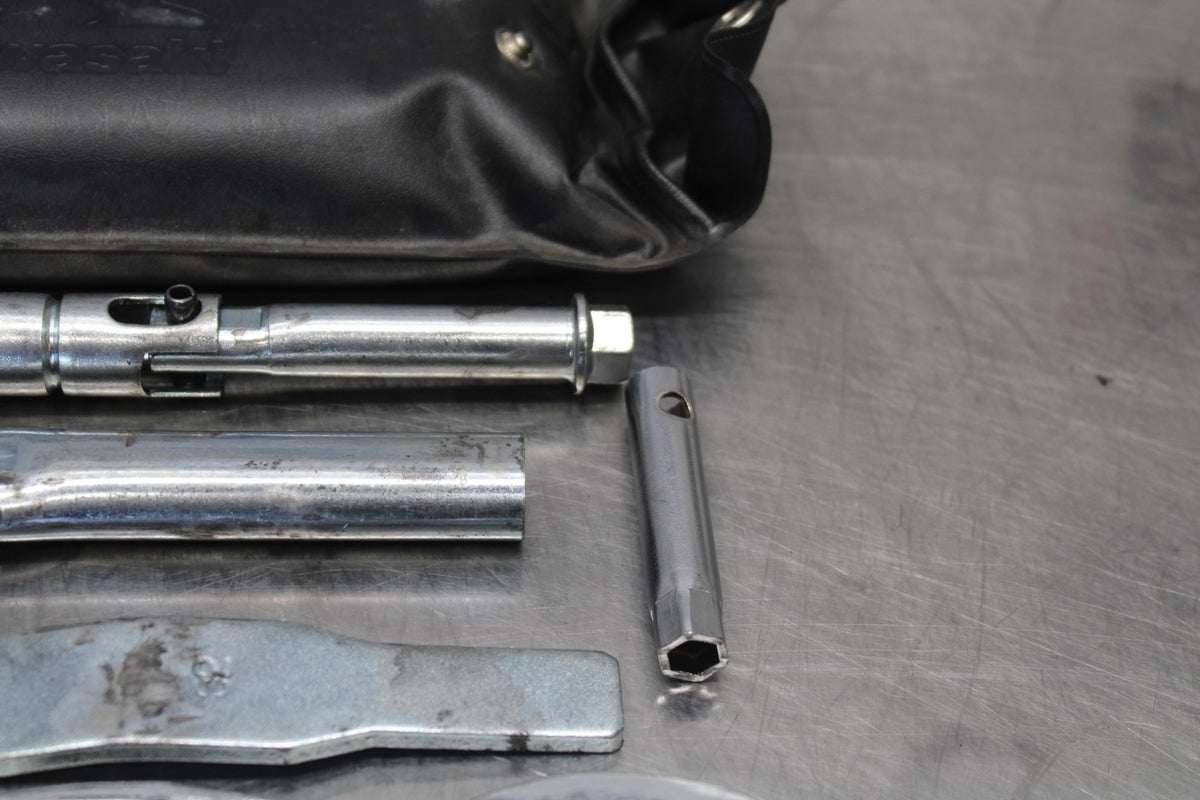 08-09 KAWASAKI NINJA ZX14R STOCK TOOLS OEM TOOL BAG KIT SET BB932