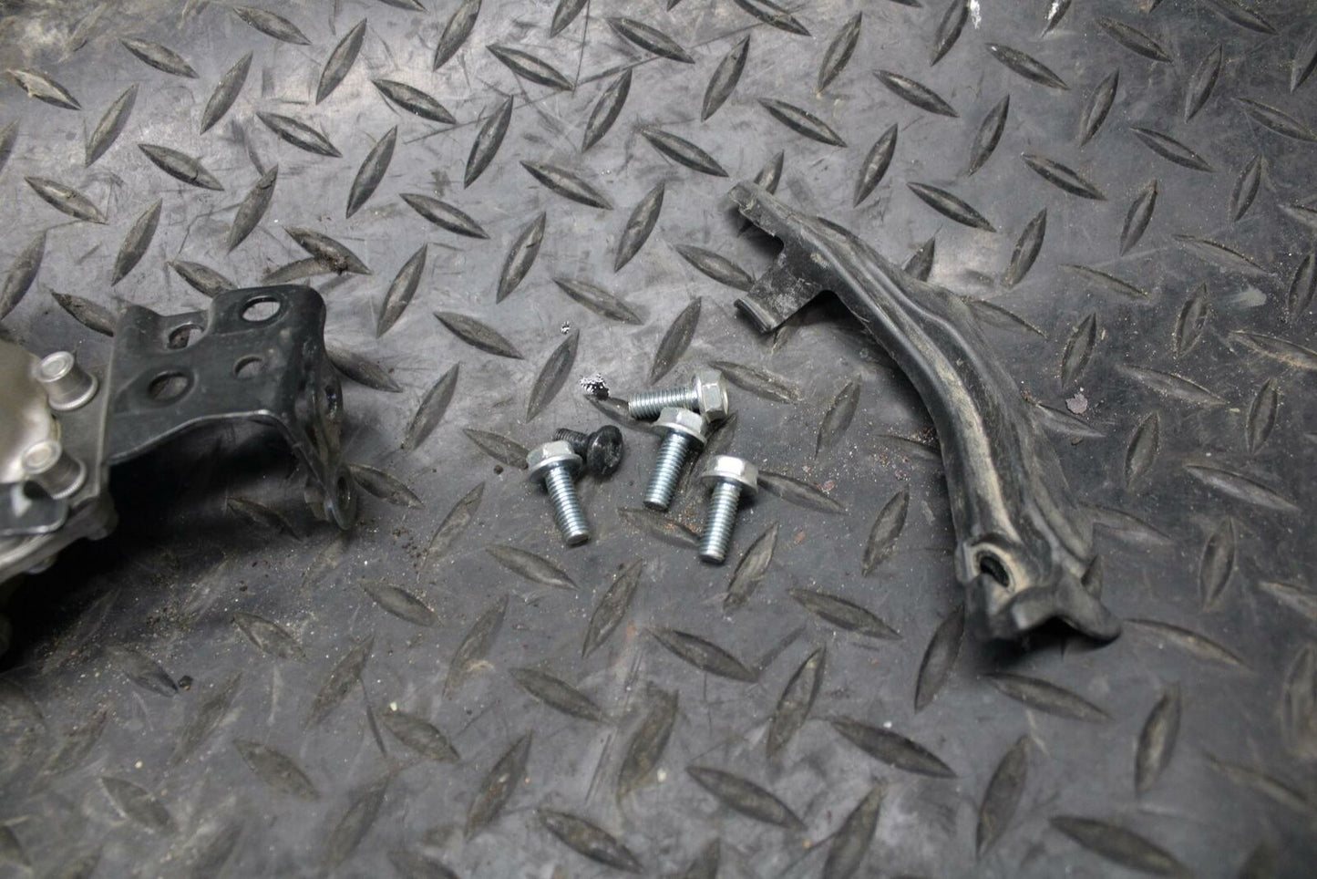 10-11 HONDA CBR1000RR STEERING DAMPER STABILIZER 53700-MFL-013 BB228