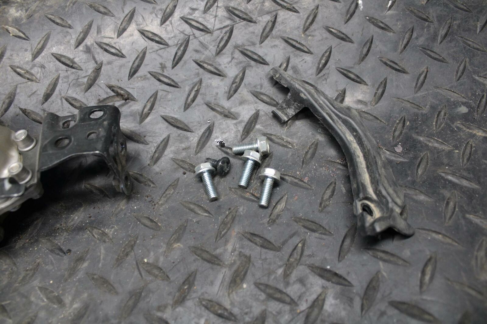 10-11 HONDA CBR1000RR STEERING DAMPER STABILIZER 53700-MFL-013 BB228