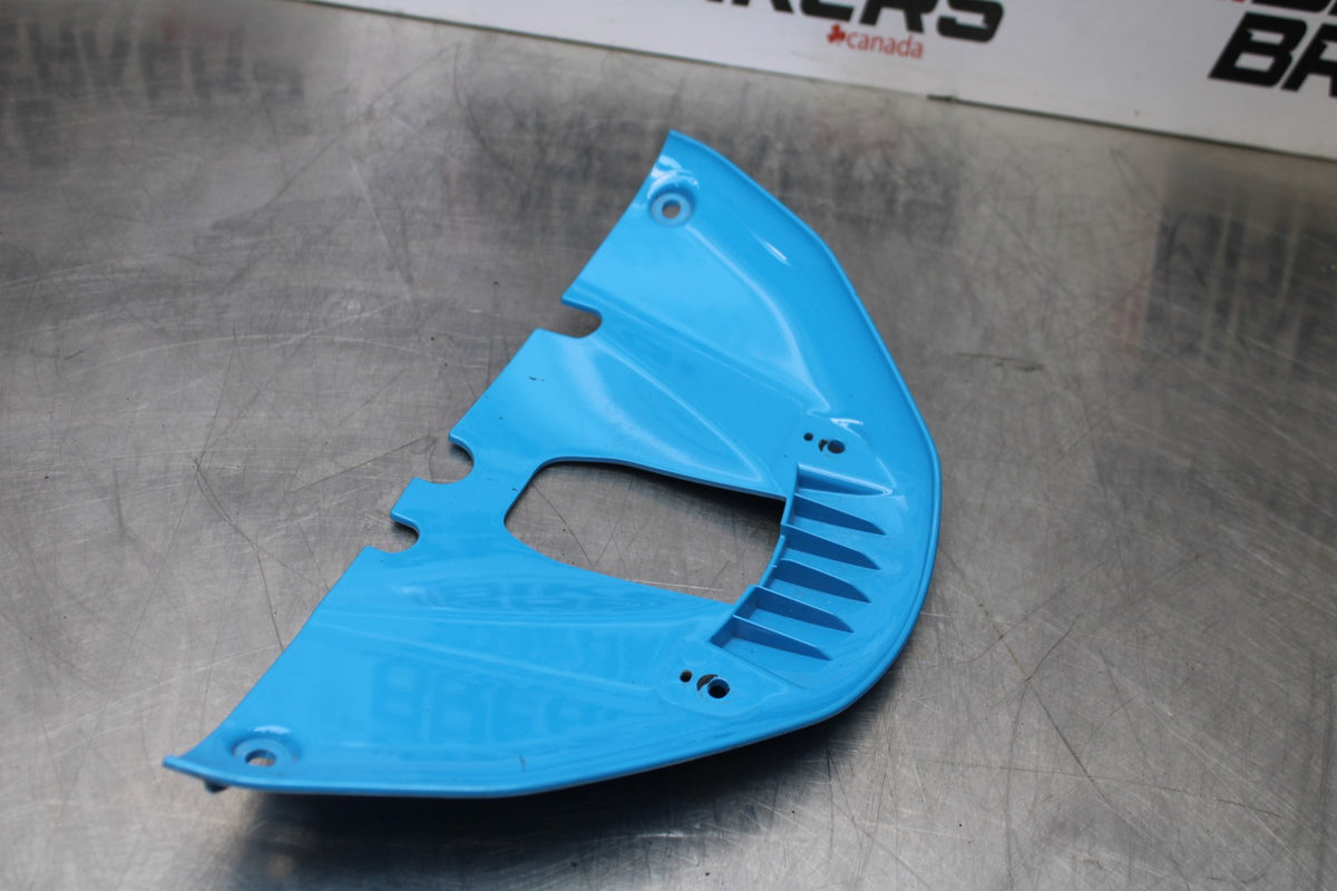 22-25 YAMAHA YZF R7 LOWER FRONT UPPER INNER HEADLIGHT COWL FAIRING  BB182