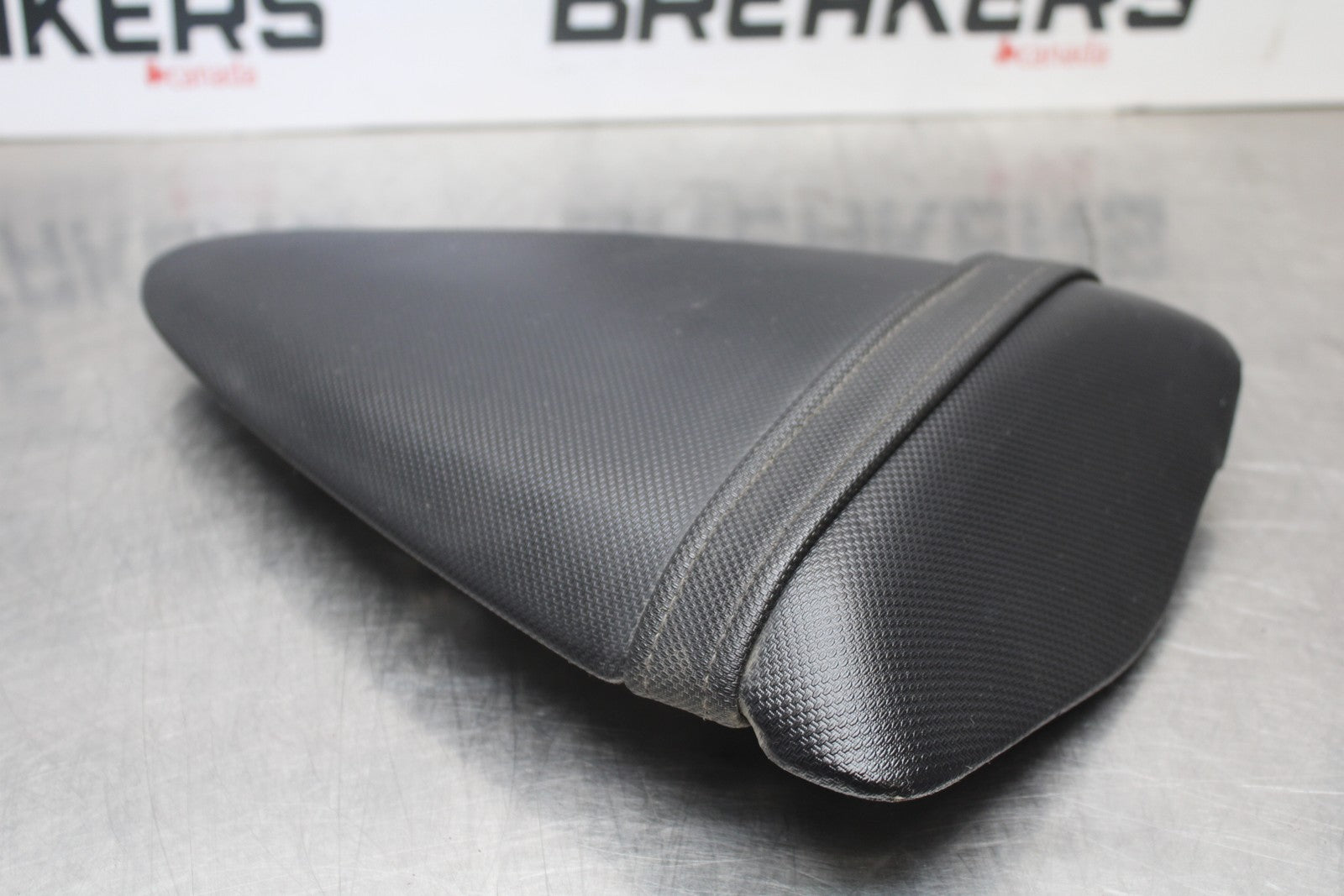 07-08 KAWASAKI NINJA ZX6R REAR BACK PASSENGER TANDEM SEAT PAD SADDLE  BB203