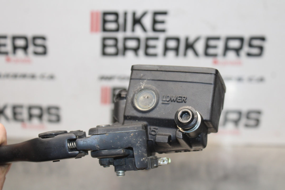 16 YAMAHA XSR900 FRONT BRAKE MASTER CYLINDER w/ LEVER BB786