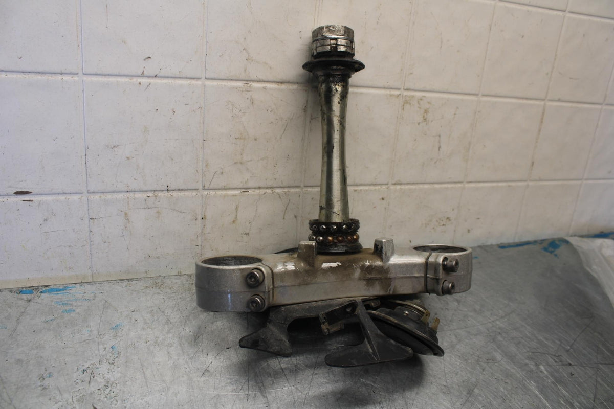 07-08 YAMAHA YZF R1 FRONT FORKS CLAMP LOWER TRIPLE TREE STEM BB425
