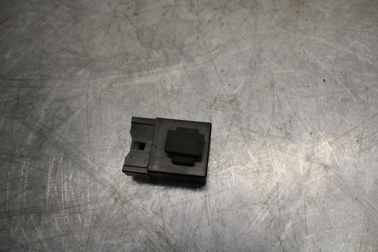 17-19 YAMAHA FZ09 FUEL PUMP SWITCH BB480