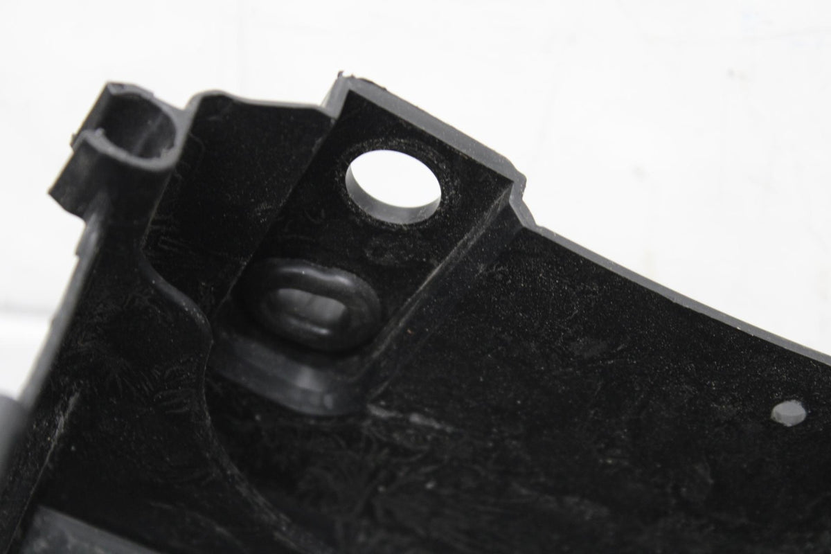22-23 YAMAHA YZF R7 REAR BACK TAIL UNDERTAIL BATTERY TRAY PLASTIC BB583
