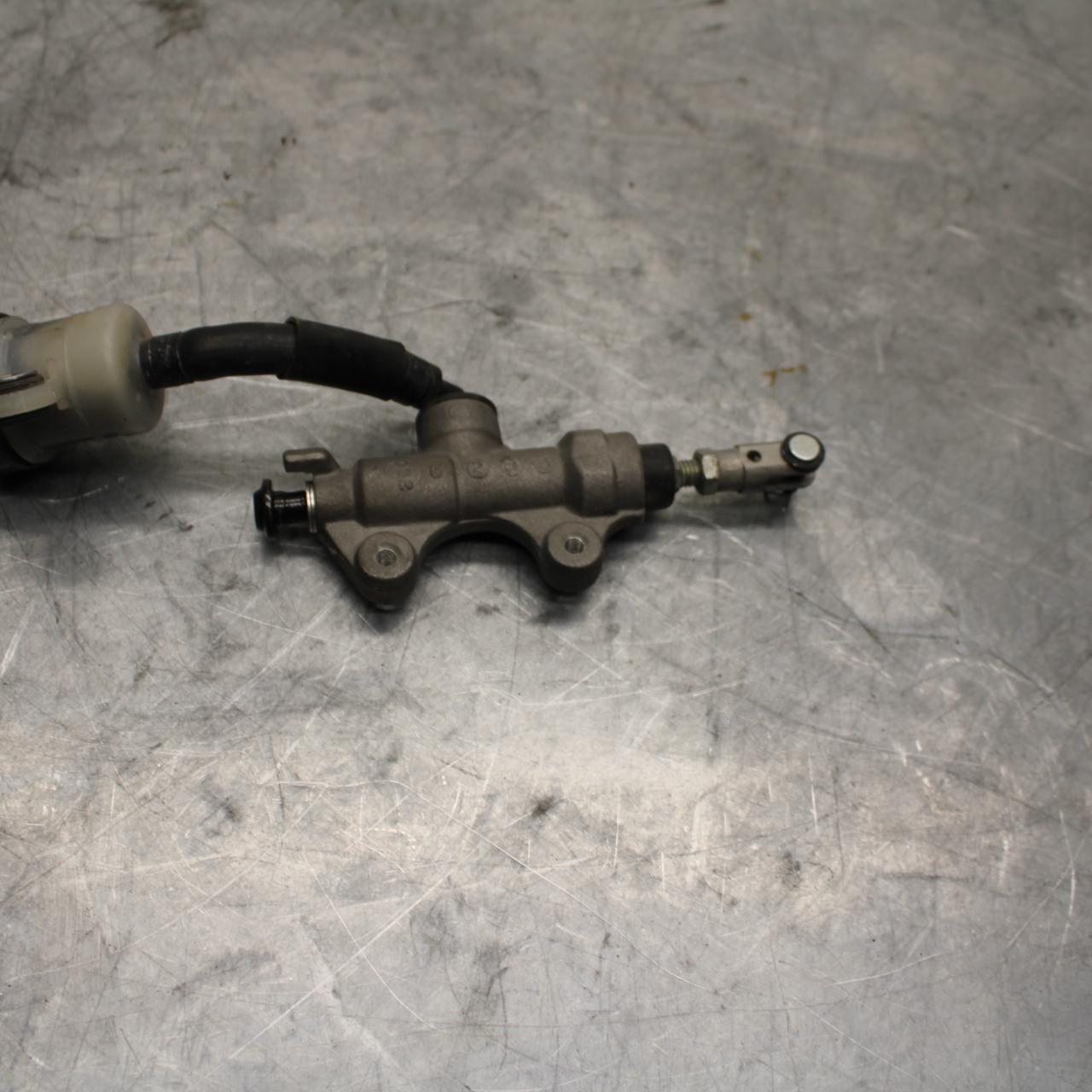 08-16 YAMAHA YZF R6 REAR BACK BRAKE MASTER CYLINDER W RESERVOIR BB443