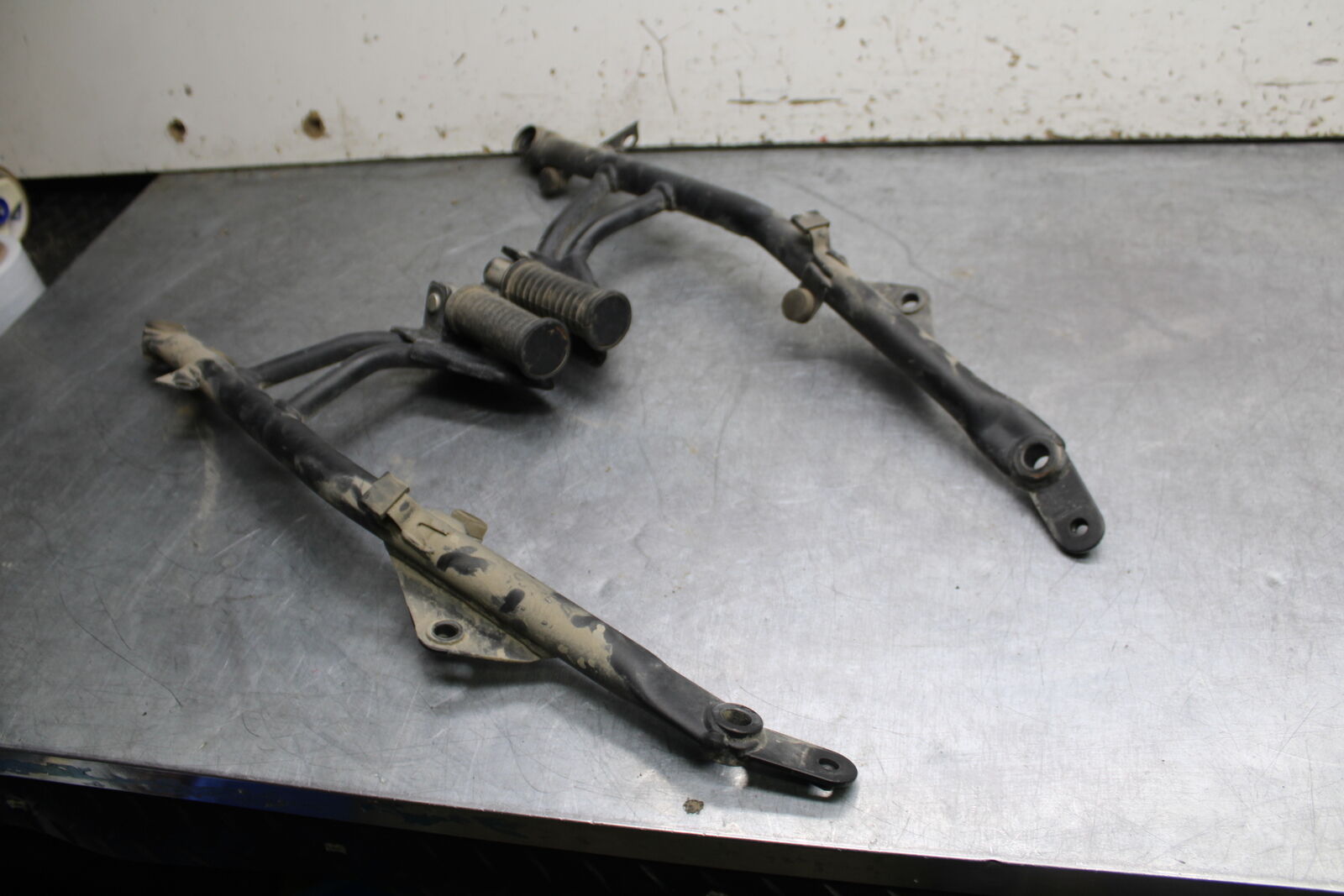 16-17 KAWASAKI VULCAN S 650 EN650 ABS REAR PASSENGER FOOT STEP PEG/ MOUNT BB731