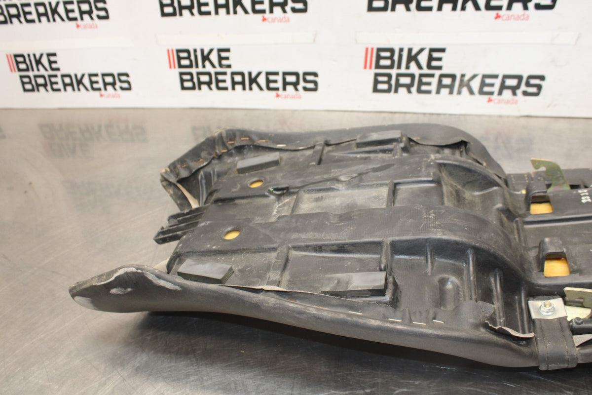 98-05 HONDA SUPER HAWK 1000 VTR1000F FRONT REAR SEAT SADDLE BB924