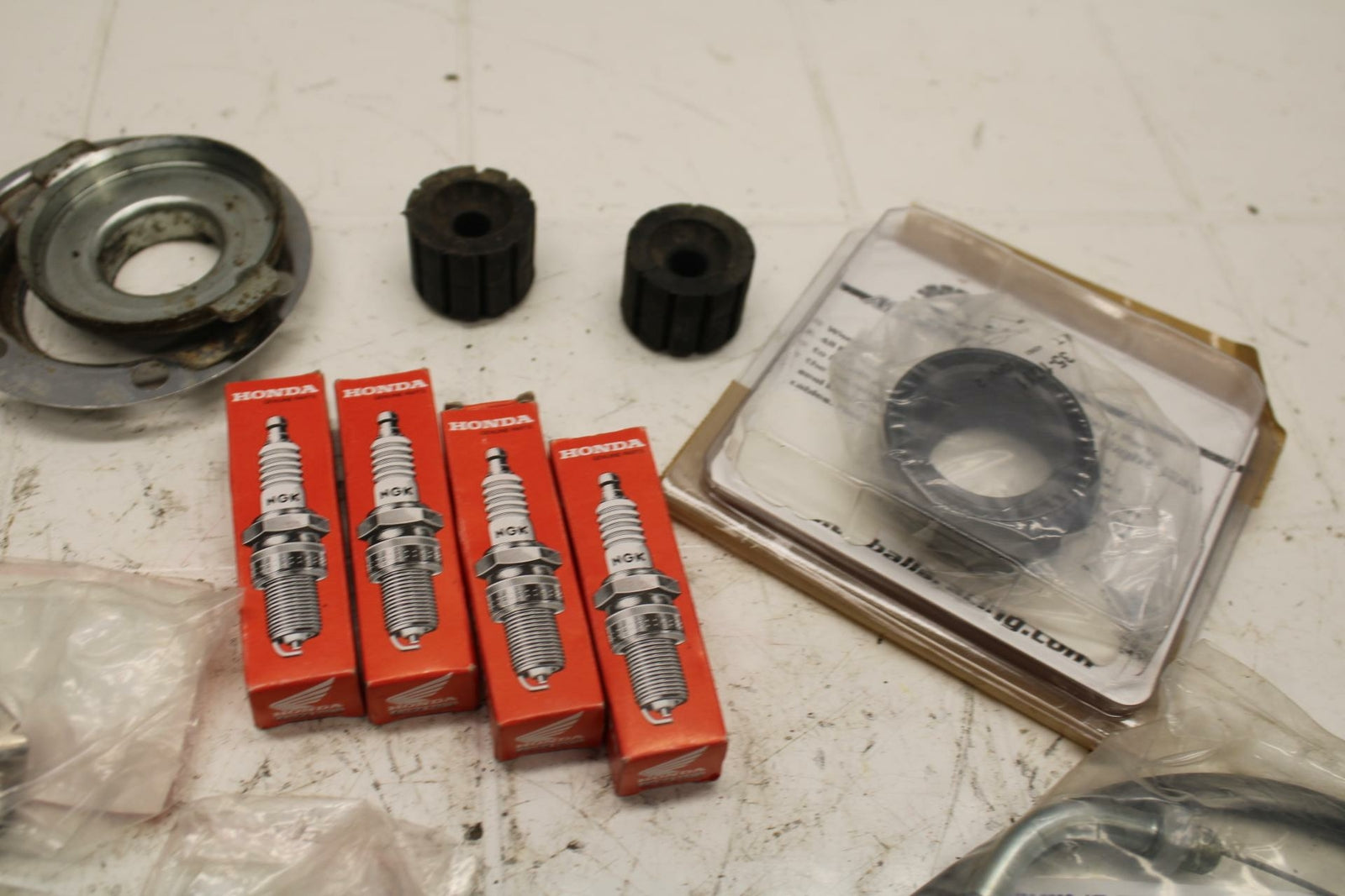 72 HONDA CB500 K1 POINTS SPARK PLUG  LEFTOVERS BB24