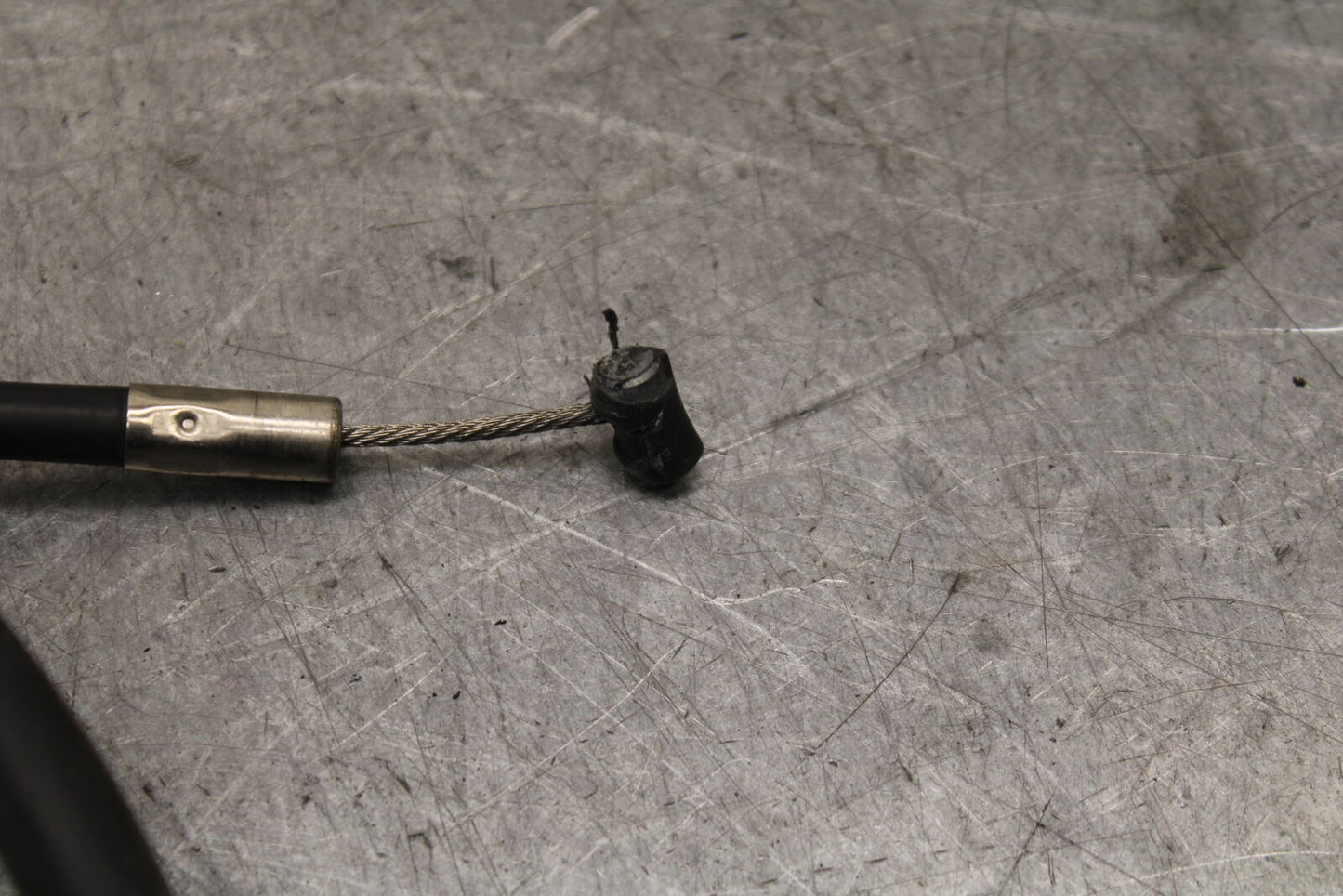 04-06 YAMAHA YZF R1 CLUTCH CABLE LINE 5VY-26335-01-00 BB659
