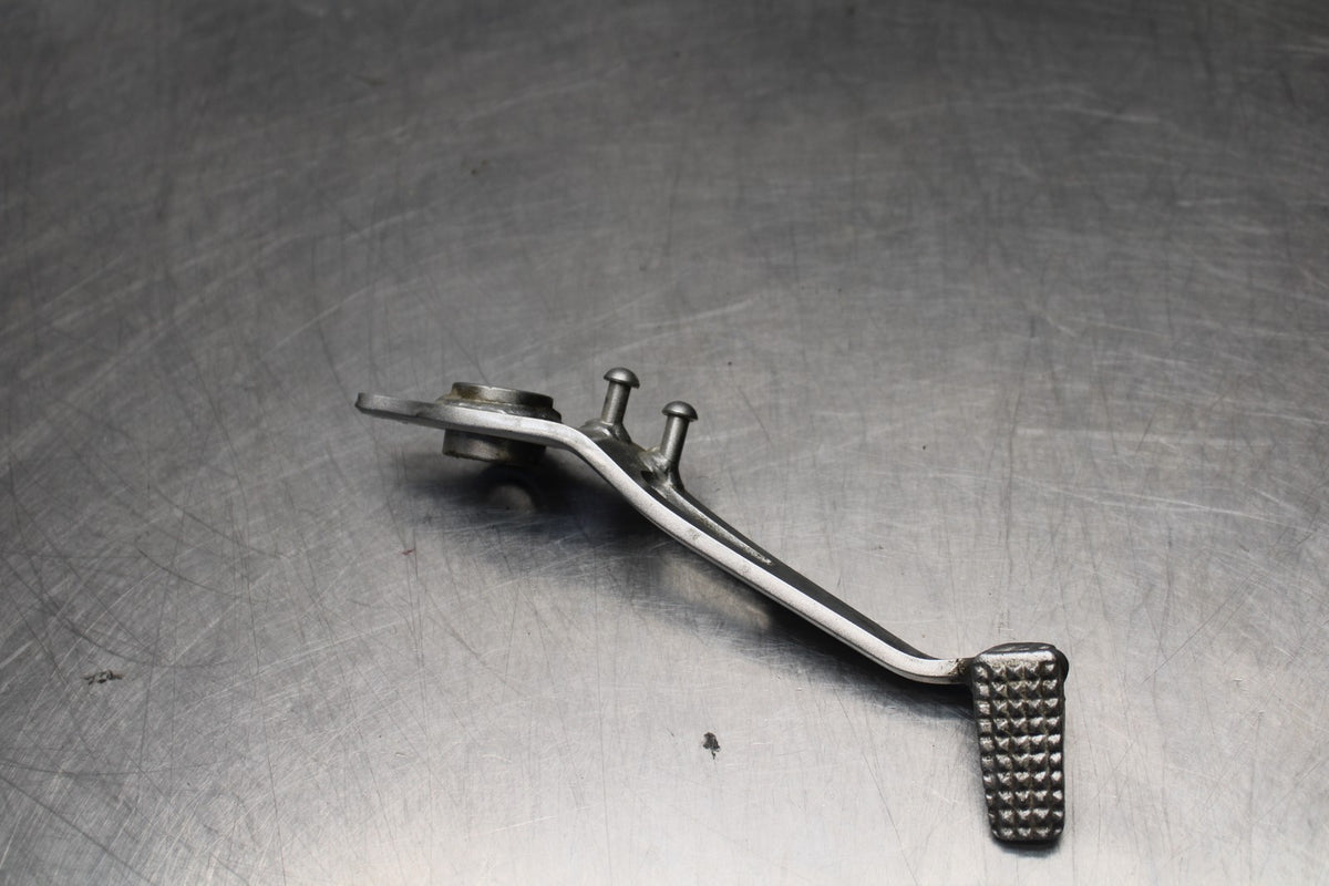 25 KAWASAKI Z900 RIGHT REARSET BRAKE FOOT PEDAL BB928